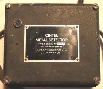 early metal detector used by vets